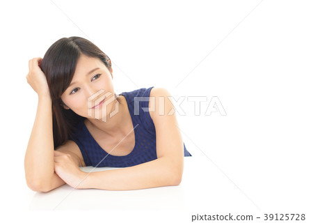 Relaxed woman 39125728