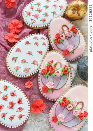 Beautiful Easter cookies in the form of eggs. 39126881