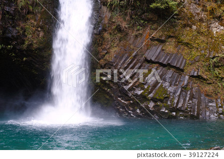 [日本的100瀑布] Joruri瀑布與美麗的柱狀關節 39127224