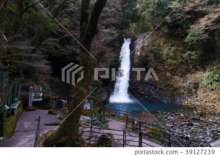 Jorenji Falls Kanendai周圍的[日本100瀑布] 39127239