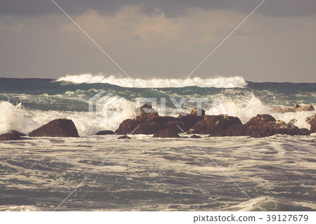 Powerful waves of Atlantic ocean near Tenerife Powerful waves of Atlantic ocean near Tenerife 39127679