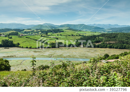 Coastal village in Cantabria, San Vicente Coastal village in Cantabria, San Vicente 39127796