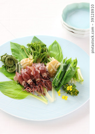 Firefly squid with vinegar and miso sauce Firefly squid with vinegar and miso sauce 39128910