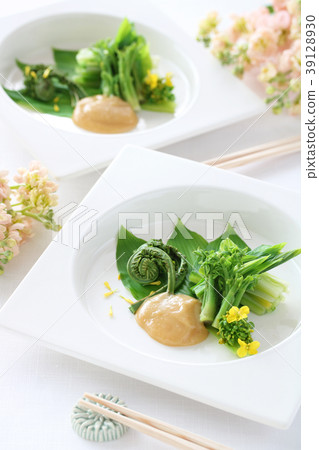 Spring greens vinegar miso sauce 39128930