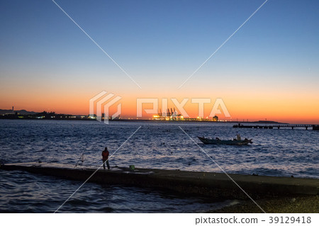 Freshwater sunset 39129418