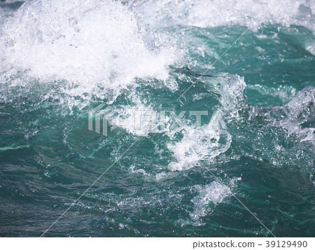 Flow of water (Naga River-Gifu Prefecture Gujo City Minami Town) 39129490