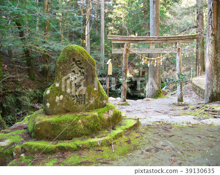 Stone monument Unagi legend Yodogawa valley-Yanagasuteru (Naga River branch-Gifu Prefecture Gujo City Mimi-cho) Stone monument Unagi legend Yodogawa valley-Yanagasuteru (Naga River branch-Gifu Prefecture Gujo City Mimi-cho) 39130635