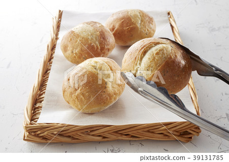 Basil herb bread 39131785
