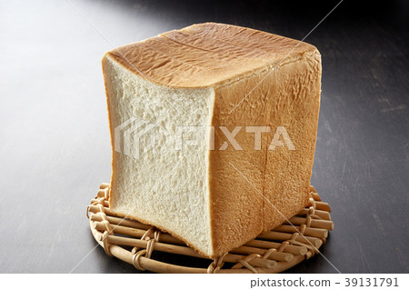 Plain bread  39131791