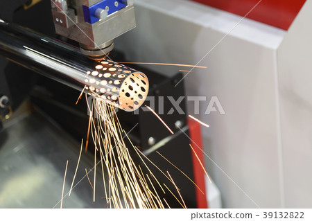 The CNC fiber laser cutting machine 39132822