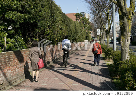 位於福岡市原宿西新市的Sazae街 39132899