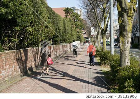 位於福岡市原宿西新市的Sazae街 39132900