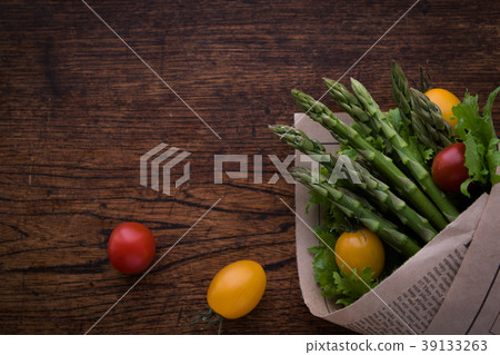 在右下方的蔬菜花束 在右下方的蔬菜花束 39133263