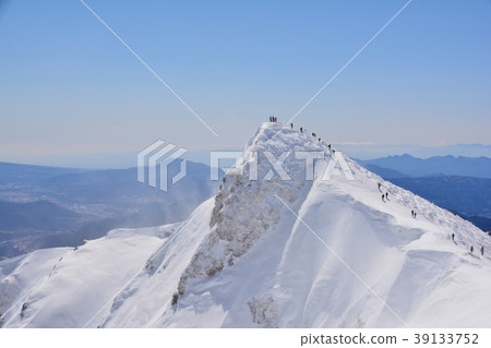 Ear of Toma from the top of Tanigawa mountain 39133752