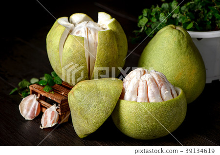 Grapefruit Mid-Autumn Festival Fruit pomelo fruit grapefruit ブンタン グレープフルーツ 39134619