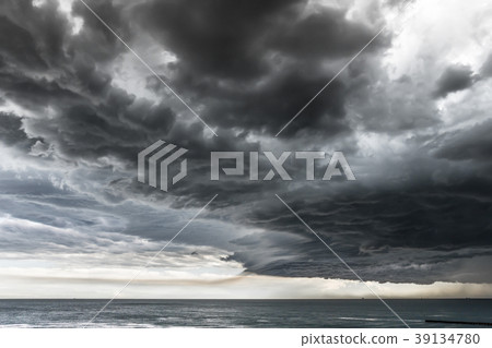 Dramatic Seascape Dramatic Seascape 39134780