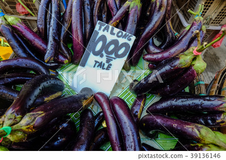 Vagetables at street market Vagetables at street market 39136146