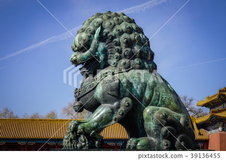Bronze lion Forbidden City in Beijing, China Bronze lion Forbidden City in Beijing, China 39136455