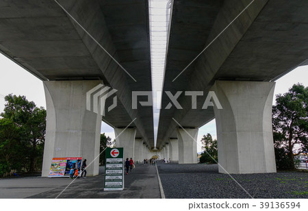 Details of the structure of the bridge Details of the structure of the bridge 39136594