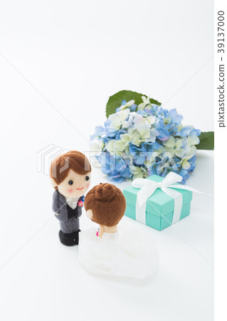 June bride image 39137000