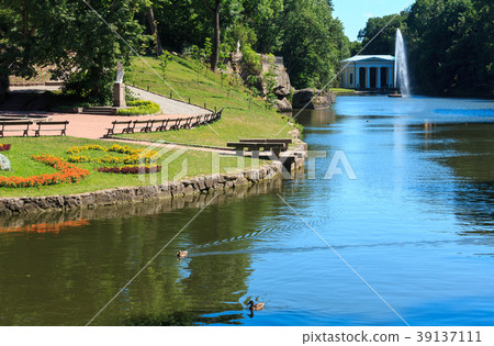 Summer Sofiyivka Dendrology Park, Fountain "Snake", Uman, Ukrain Summer Sofiyivka Dendrology Park, Fountain "Snake", Uman, Ukrain 39137111