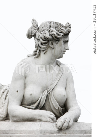 Vienna - Sphinx guarding Schonbrunn Palace Vienna - Sphinx guarding Schonbrunn Palace 39137412