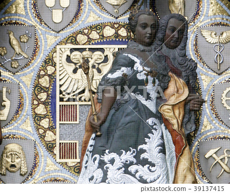 Detail of the famous Jugendstil Ankeruhr in Vienna 39137415