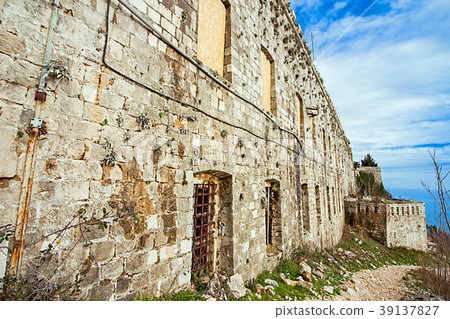 Fort Imperjal on the mountain Srd at Dubrovnik Fort Imperjal on the mountain Srd at Dubrovnik 39137827