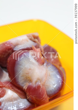 Sand liver raw chicken Sand liver raw chicken 39137999