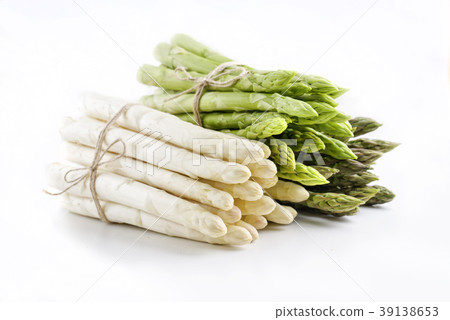 Green and white Asparagus  isolated 39138653
