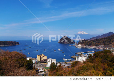 [Shizuoka Prefecture/Sightseeing spots] Awashima/Mt. Fuji/Uchiura Bay (copy space) 39139007