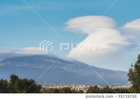 Lenticular clouds. Catania. Sicily. Italy. Lenticular clouds. Catania. Sicily. Italy. 39139288