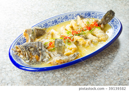 deep fried fish deep fried fish 39139382