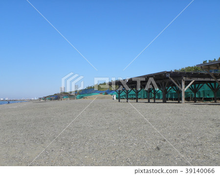 Inage Beach sandy beach with louvers and net fence Inage Beach sandy beach with louvers and net fence 39140066
