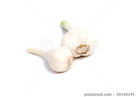 .Fresh organic garlic and cutted garlic clove .Fresh organic garlic and cutted garlic clove 39140345
