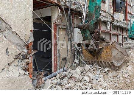 Building dismantling site 39141139