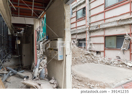 Building dismantling site 39141235
