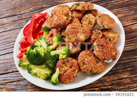 close-up of baked meat broccoli fritters close-up of baked meat broccoli fritters 39141825