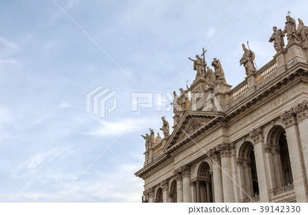 Basilica di San Giovanni in Laterano in Rome Basilica di San Giovanni in Laterano in Rome 39142330