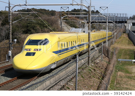 Series 923 Train Doctor Yellow 39142424