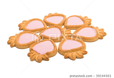 strawberry cookie isolated 39144301