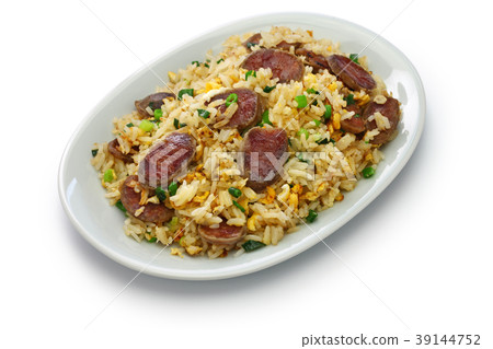 Cooked fried rice 39144752
