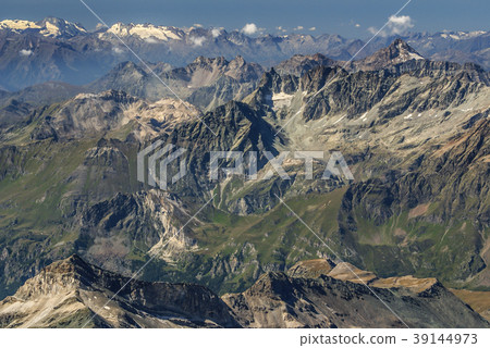 High mountains under snow in the winter High mountains under snow in the winter 39144973