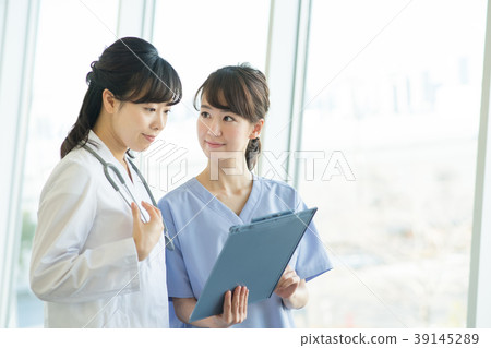 Female doctor nurse hospital medical image Female doctor nurse hospital medical image 39145289