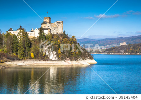 Beautiful view of Niedzica castle, Poland, Europe 39145404