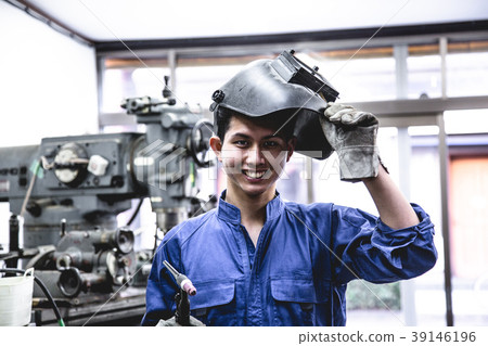 Young craftsman welder Young craftsman welder 39146196