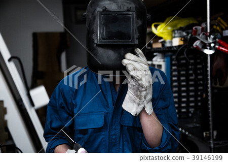 Young craftsman welder 39146199