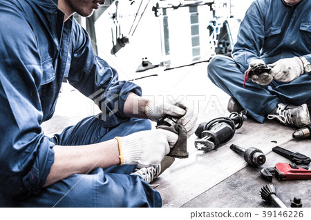 Tool maintenance for manufacturing industry Tool maintenance for manufacturing industry 39146226