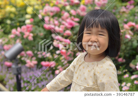 Girls smile Girls smile 39146787