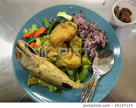 Lunch time of rices and vegetables set, image 39147134